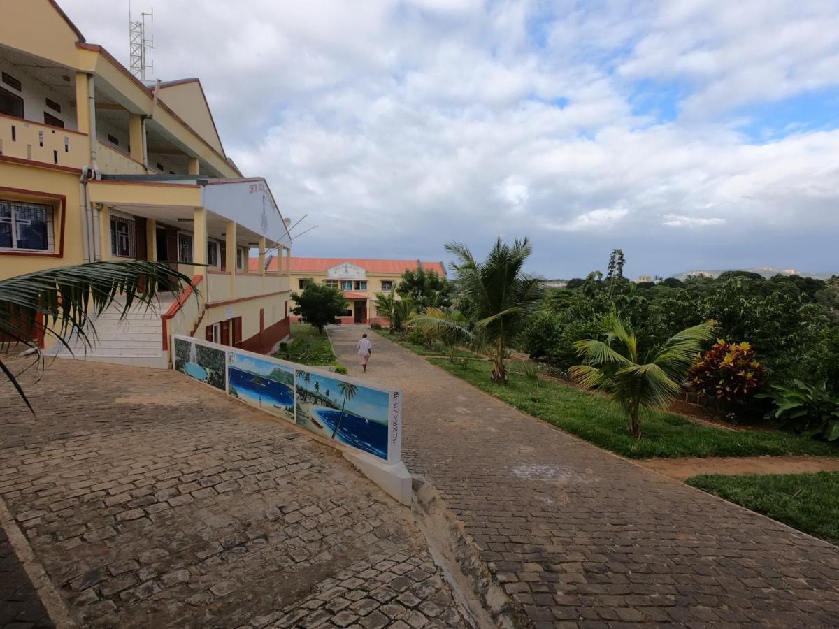 Bed and Breakfast Centre Lucien Botovasoa Antsiranana Exterior foto