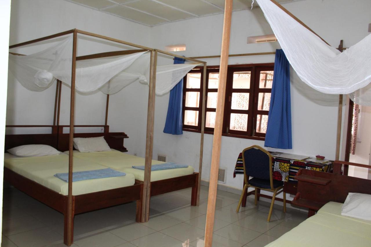 Bed and Breakfast Centre Lucien Botovasoa Antsiranana Exterior foto