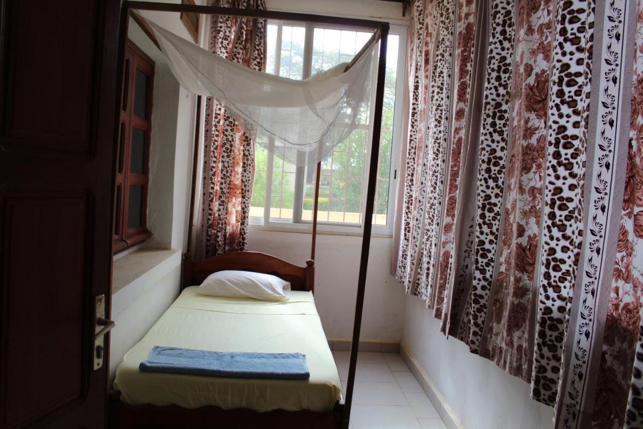 Bed and Breakfast Centre Lucien Botovasoa Antsiranana Exterior foto